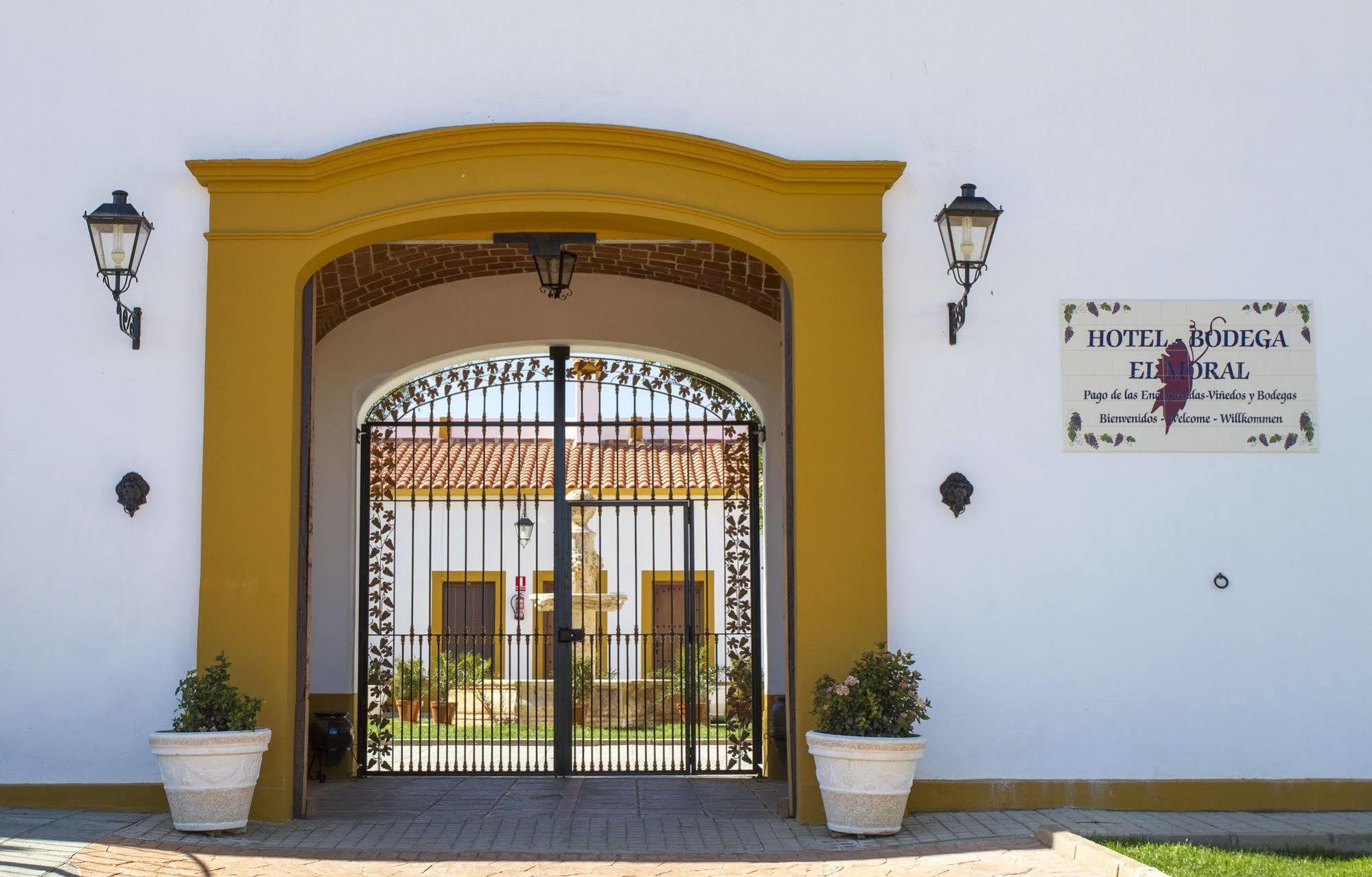 Ribera del Fresno Hotel Bodega El Moral מראה חיצוני תמונה
